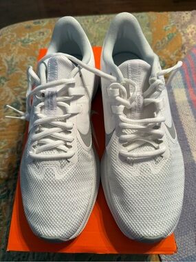 Nike White/Wolf Grey Womens Downshifter 9 Shoe Box Label